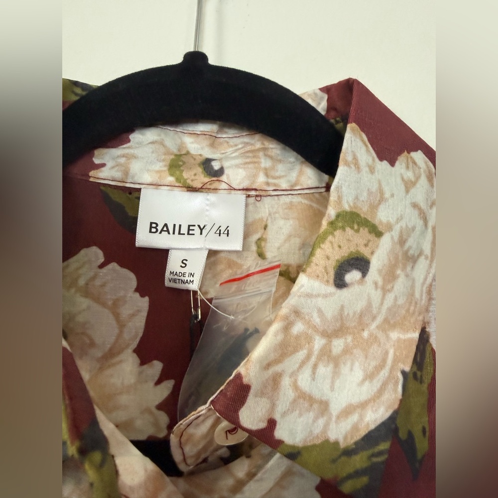 NWT Bailey 44 Sheer Button Down Flower Blouse Burgundy Cream Size Medium - Picture 4 of 10
